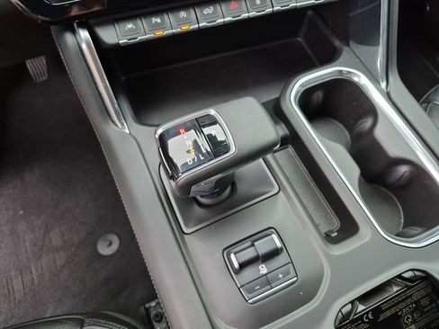 Used 2024 GMC Sierra 1500 Denali AWD/4WD image 31