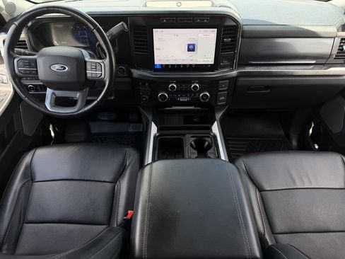 Used 2023 Ford F250 4x4 Crew Cab Super Duty image 16