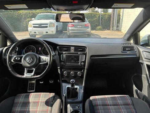 Used 2017 Volkswagen GTI S FWD image 37
