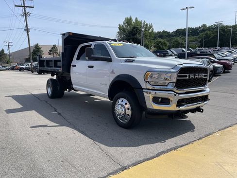 Used 2022 RAM 5500 Tradesman w/ Chrome Appearance Group AWD/4WD image 6