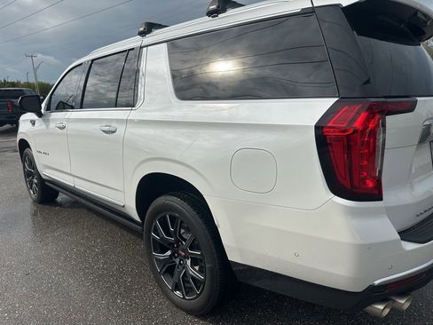 Used 2024 GMC Yukon XL Denali w/ Denali Reserve Package image 9