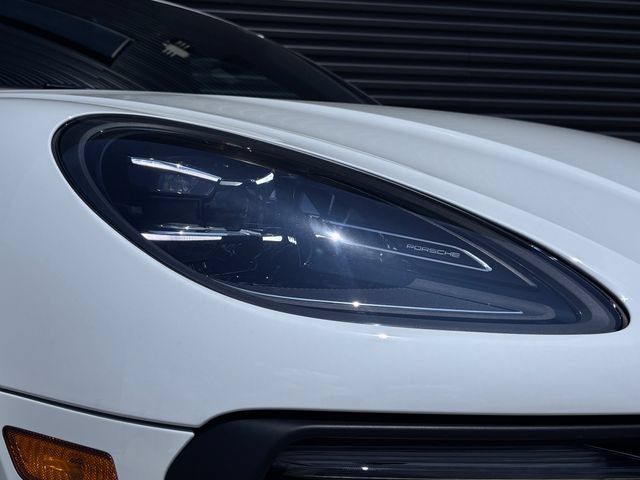 Certified 2026 Porsche Macan AWD/4WD image 12