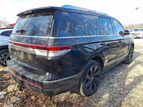 Used 2023 Lincoln Navigator Reserve image 5