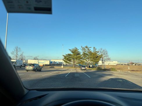 Used 2025 Volkswagen Jetta Sport image 32