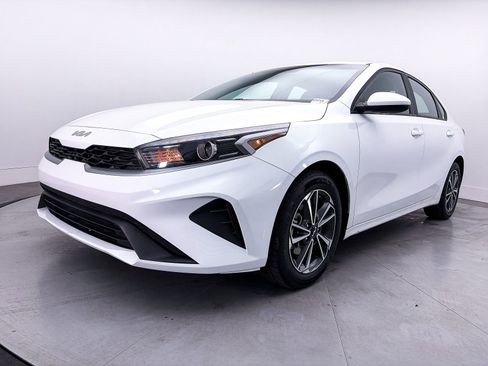 Certified 2023 Kia Forte LXS FWD image 11