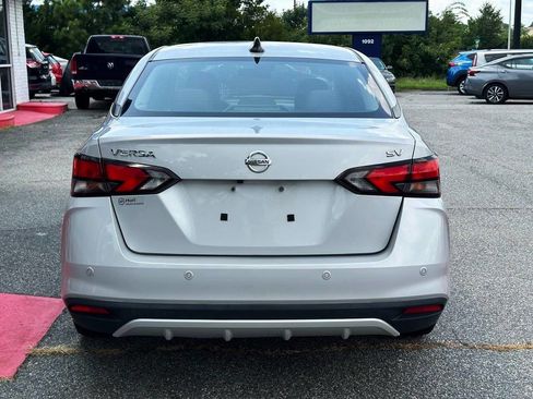 Used 2021 Nissan Versa SV image 4