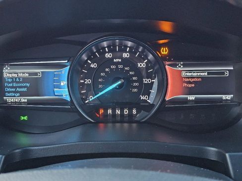 Used 2016 Ford Explorer Limited image 40