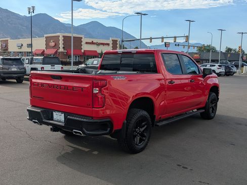 Used 2021 Chevrolet Silverado 1500 LT Trail Boss w/ Convenience Package II AWD/4WD image 3