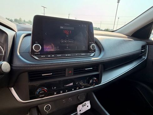 Used 2023 Nissan Rogue SV FWD image 24
