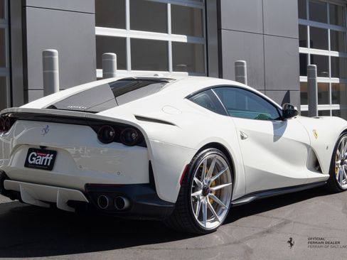 Used 2018 Ferrari 812 Superfast RWD image 7