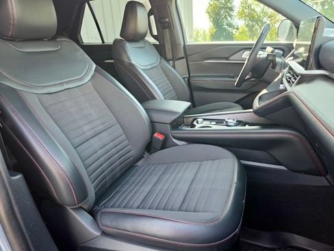 Used 2025 Ford Explorer ST-Line AWD/4WD image 5