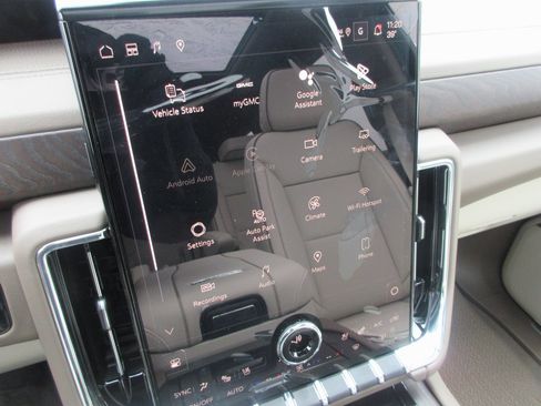 New 2026 GMC Yukon Denali image 19