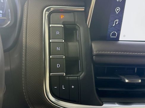 Used 2023 GMC Yukon SLT RWD image 19