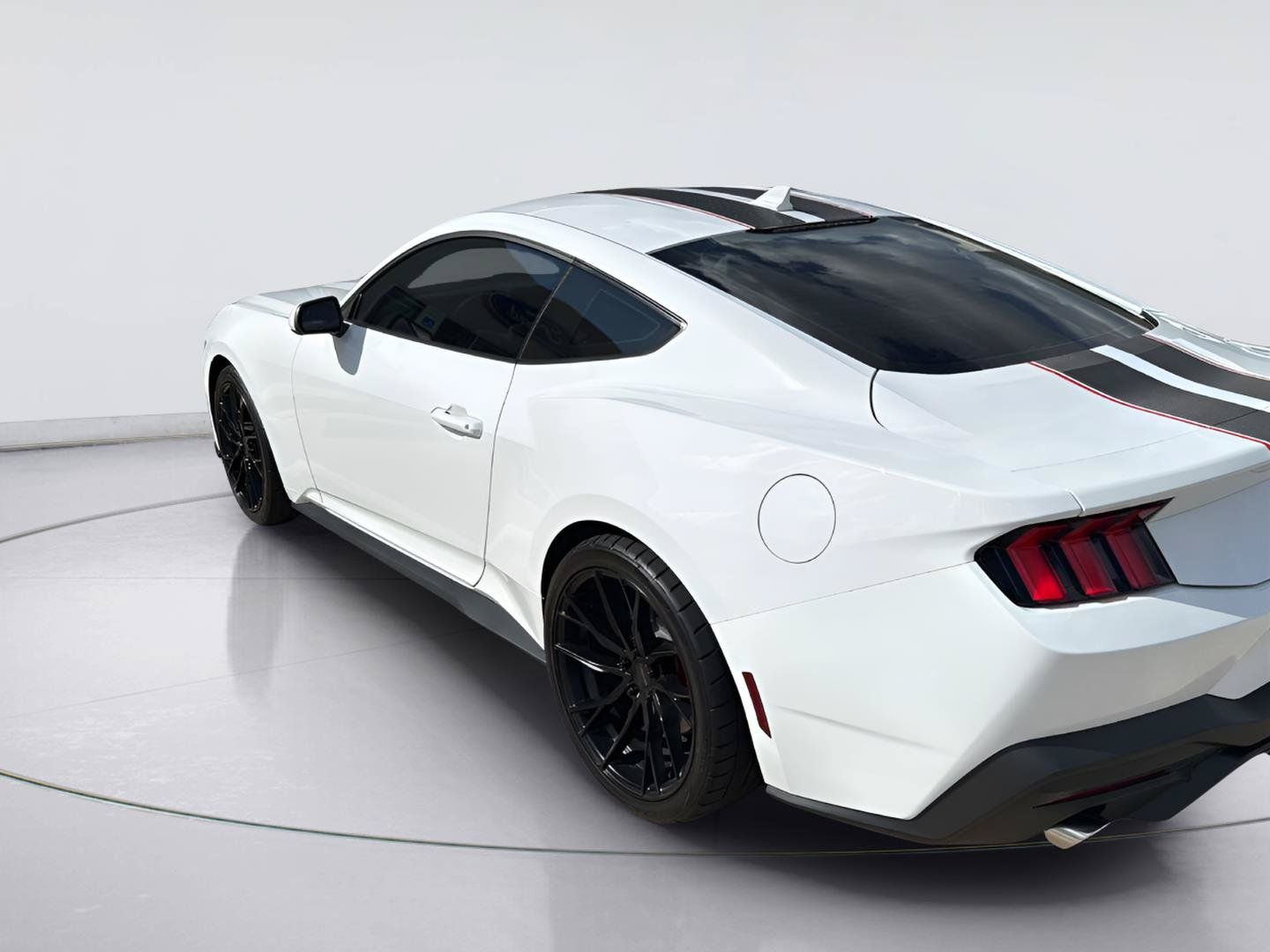 Used 2024 Ford Mustang Coupe RWD image 7
