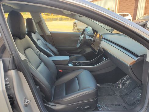 Used 2018 Tesla Model 3 Long Range RWD image 22