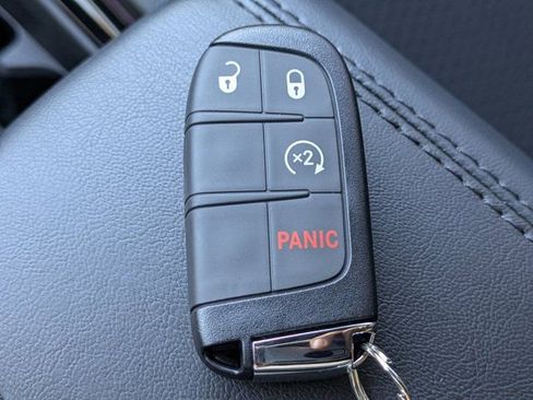 New 2026 Jeep Compass Latitude image 25