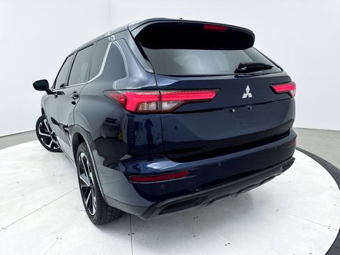 Used 2023 Mitsubishi Outlander SE image 9