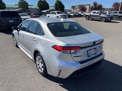 Used 2025 Toyota Corolla LE image 7