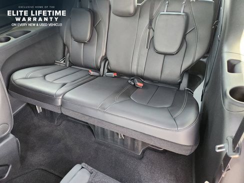 Used 2026 Chrysler Pacifica Select w/ S Appearance Package FWD image 28