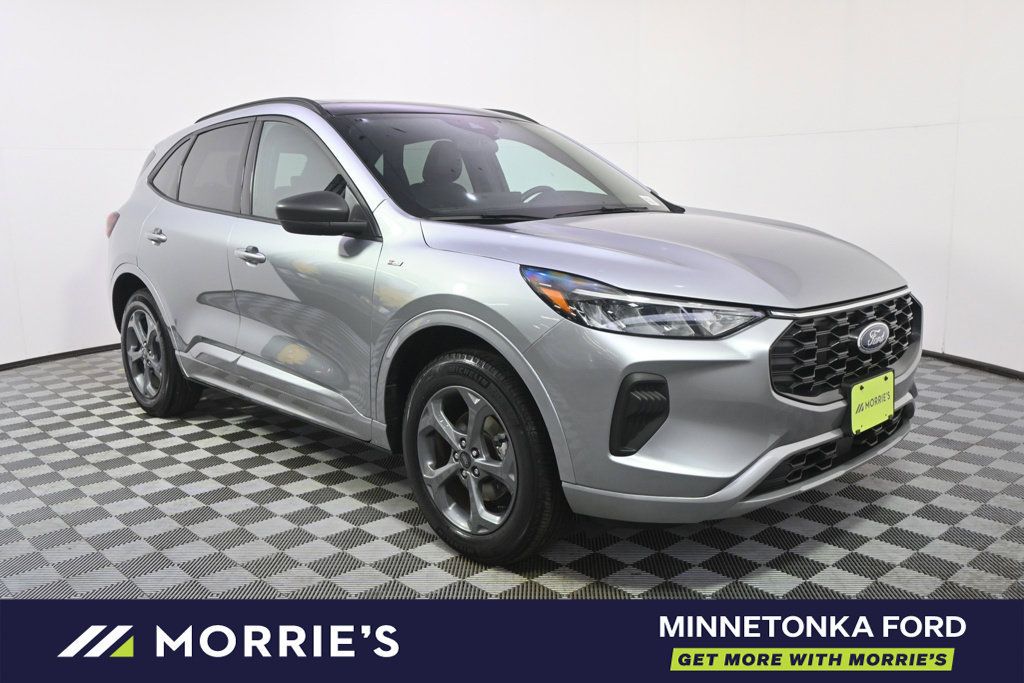 Used 2024 Ford Escape ST-Line w/ Tech Pack #1 AWD/4WD image 8