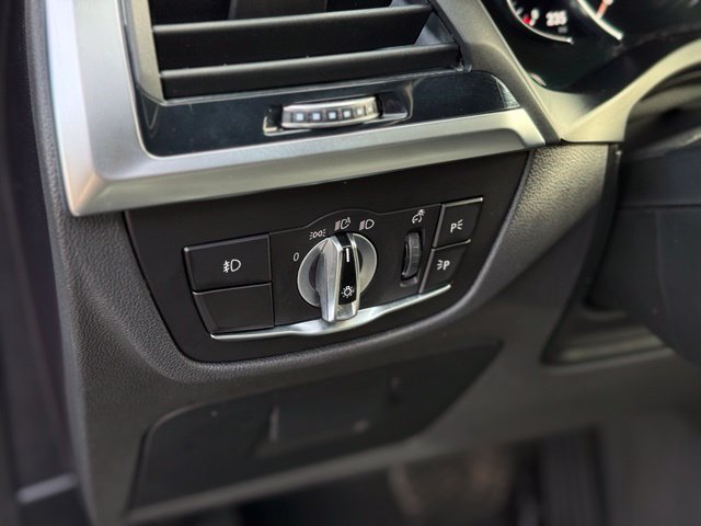 Used 2019 BMW X4 xDrive30i w/ Executive Package AWD/4WD image 29