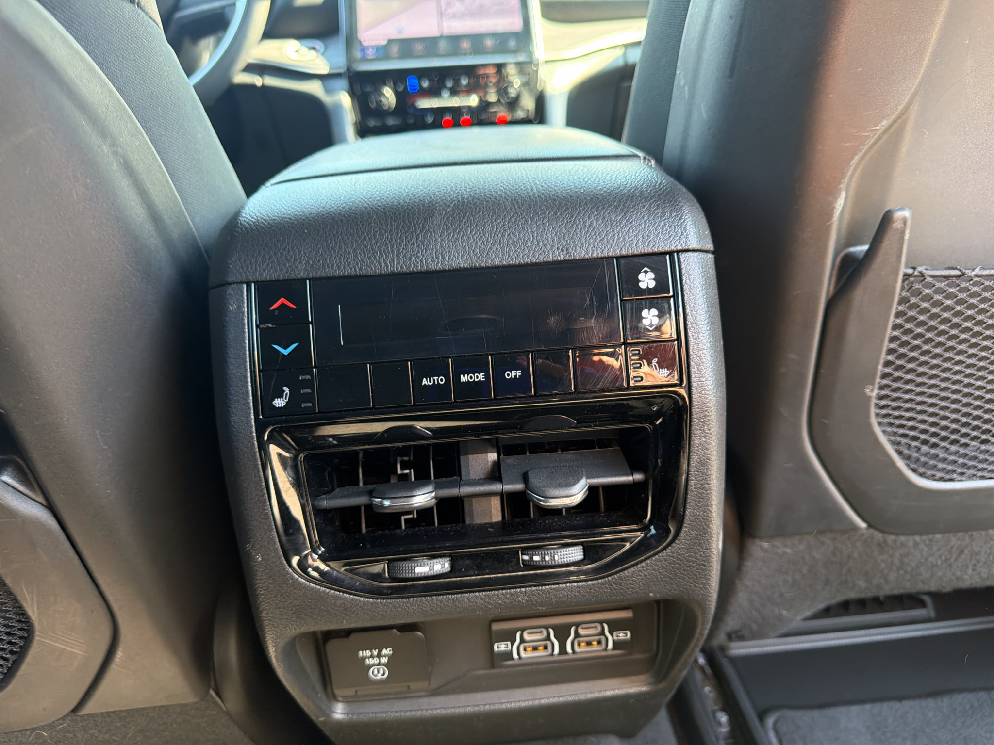 Used 2025 Jeep Grand Cherokee L Limited w/ Luxury Tech Group II AWD/4WD image 21