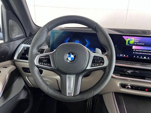 Used 2025 BMW X5 xDrive40i w/ M Sport Package AWD/4WD image 25
