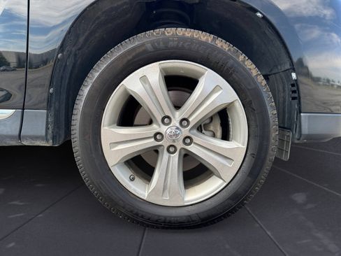 Used 2012 Toyota Highlander Limited w/ Tow Pkg AWD/4WD image 14