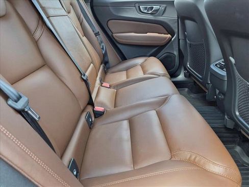 Used 2022 Volvo XC60 B6 Inscription w/ Advanced Package AWD/4WD image 18