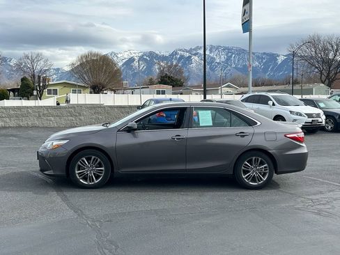 Used 2017 Toyota Camry SE image 8