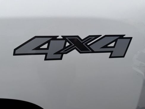 Used 2011 Chevrolet Silverado 1500 LT w/ Regional Value Package AWD/4WD image 3
