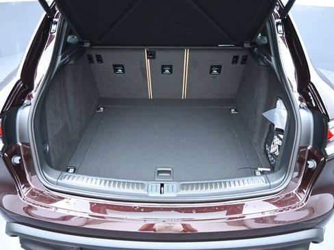 Certified 2026 Porsche Macan AWD/4WD image 24