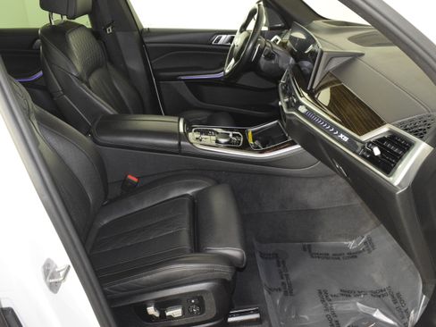 Used 2025 BMW X5 xDrive50e image 36