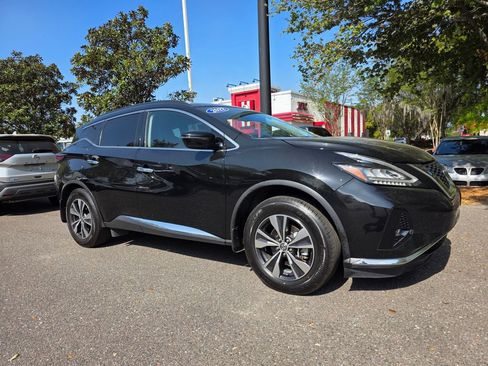 Used 2022 Nissan Murano SV image 2