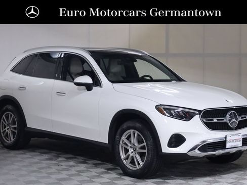Used 2023 Mercedes-Benz GLC 300 4MATIC image 1