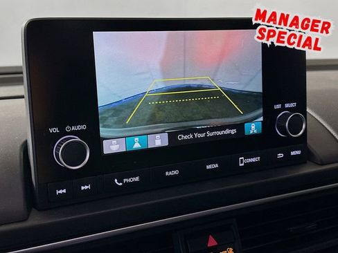 Used 2025 Honda Pilot Sport image 16