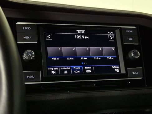 Used 2021 Volkswagen Jetta R-Line FWD image 3