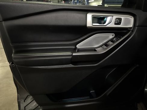 Used 2020 Ford Explorer ST w/ ST Street Pack image 18