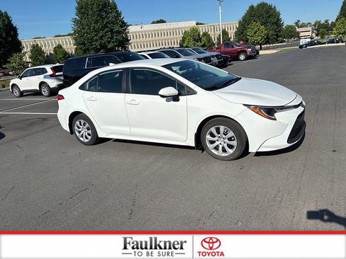 Used 2023 Toyota Corolla LE w/ Carpet Mat Package (TMS) FWD image 4