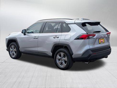 Used 2025 Toyota RAV4 XLE AWD/4WD image 5
