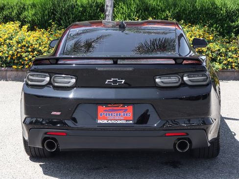 Used 2020 Chevrolet Camaro SS RWD image 6