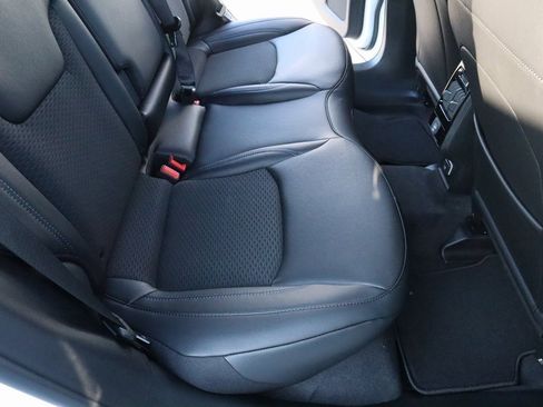 New 2026 Jeep Compass Latitude image 14