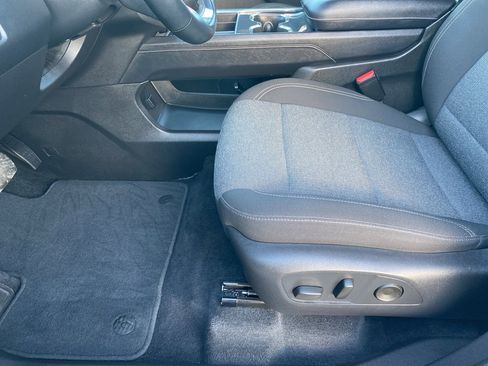 Used 2025 GMC Acadia Elevation image 32