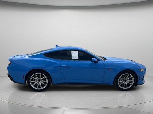 Used 2025 Ford Mustang GT Premium RWD image 8