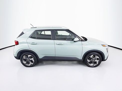 Used 2025 Hyundai Venue SEL FWD image 10