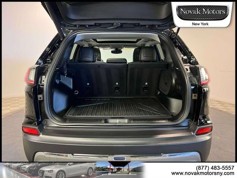 Used 2022 Jeep Cherokee Limited w/ Mopar Interior Package AWD/4WD image 12