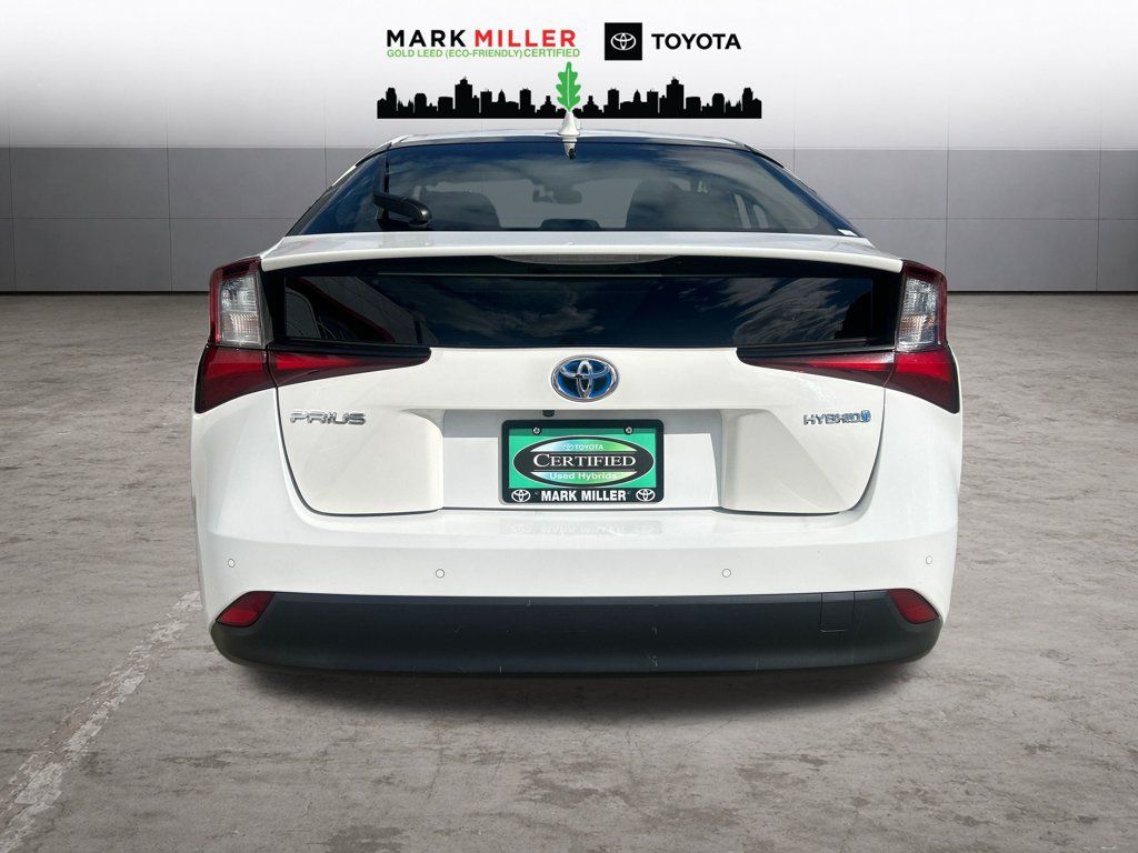 Used 2022 Toyota Prius LE FWD image 4