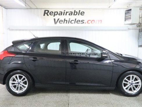 Used 2016 Ford Focus SE image 4