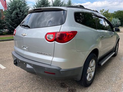 Used 2011 Chevrolet Traverse LT w/ LPO, 'HIT The Road' Package FWD image 31