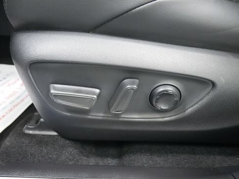 Used 2023 Toyota Venza Limited AWD/4WD image 15
